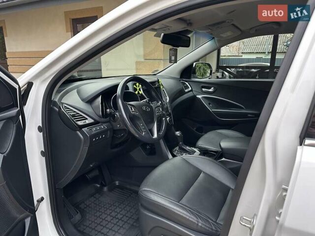 Белый Хендай Гранд Санта Фе, объемом двигателя 2.2 л и пробегом 231 тыс. км за 19197 $, фото 140 на Automoto.ua