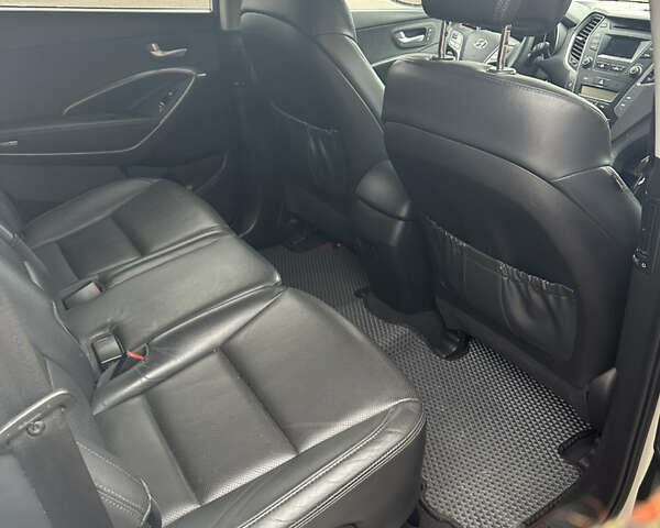 Белый Хендай Гранд Санта Фе, объемом двигателя 2.2 л и пробегом 187 тыс. км за 19800 $, фото 5 на Automoto.ua