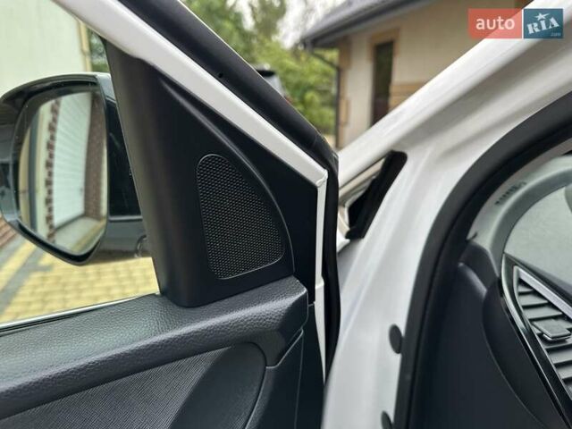 Белый Хендай Гранд Санта Фе, объемом двигателя 2.2 л и пробегом 231 тыс. км за 19197 $, фото 143 на Automoto.ua