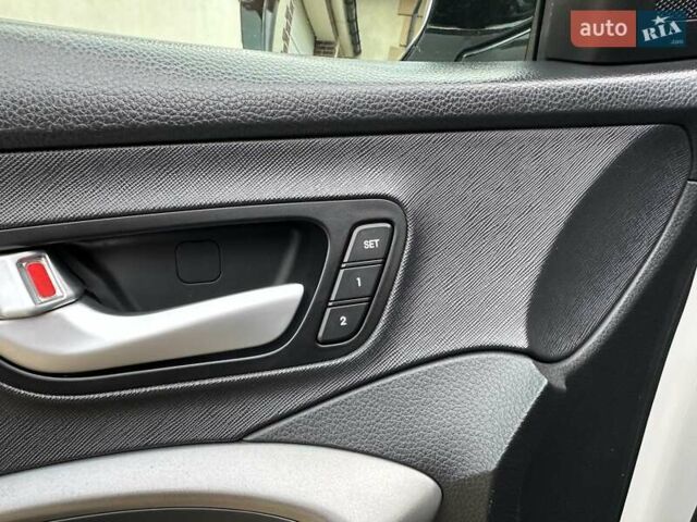 Белый Хендай Гранд Санта Фе, объемом двигателя 2.2 л и пробегом 231 тыс. км за 19197 $, фото 144 на Automoto.ua