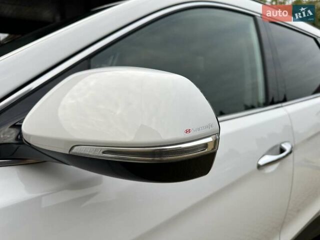 Белый Хендай Гранд Санта Фе, объемом двигателя 2.2 л и пробегом 231 тыс. км за 19197 $, фото 112 на Automoto.ua