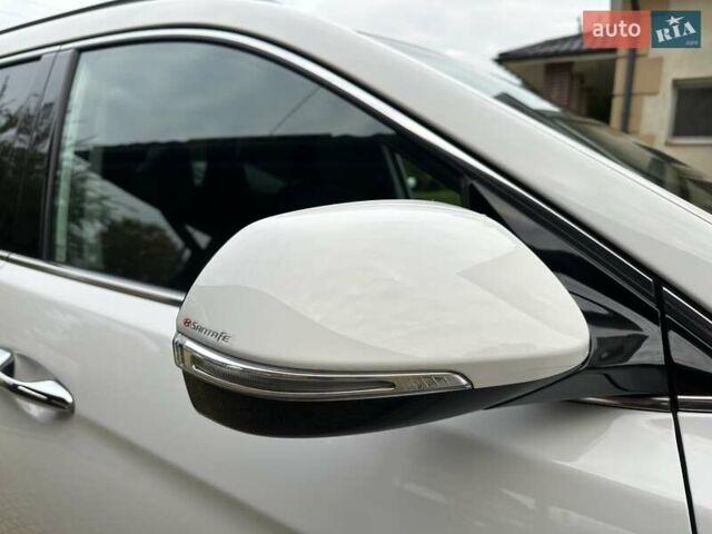 Белый Хендай Гранд Санта Фе, объемом двигателя 2.2 л и пробегом 231 тыс. км за 19197 $, фото 133 на Automoto.ua