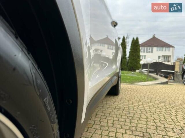 Белый Хендай Гранд Санта Фе, объемом двигателя 2.2 л и пробегом 231 тыс. км за 19197 $, фото 104 на Automoto.ua