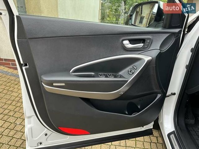 Белый Хендай Гранд Санта Фе, объемом двигателя 2.2 л и пробегом 231 тыс. км за 19197 $, фото 141 на Automoto.ua