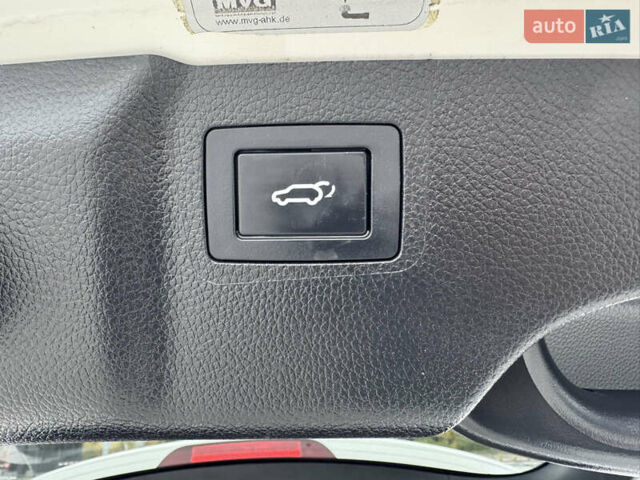 Белый Хендай Гранд Санта Фе, объемом двигателя 2.2 л и пробегом 149 тыс. км за 20777 $, фото 22 на Automoto.ua