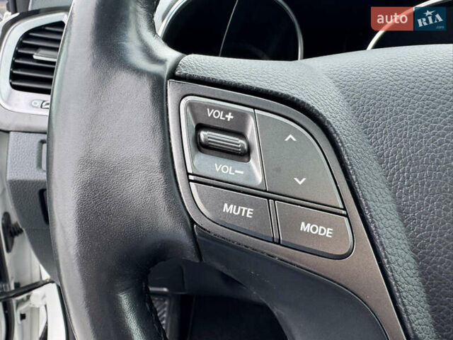 Белый Хендай Гранд Санта Фе, объемом двигателя 2.2 л и пробегом 149 тыс. км за 20777 $, фото 36 на Automoto.ua