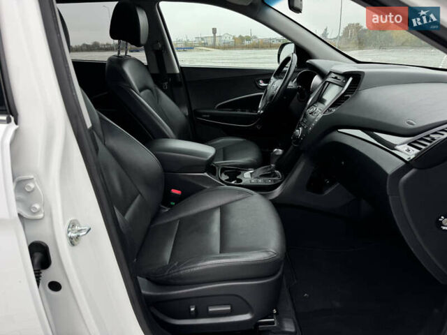 Белый Хендай Гранд Санта Фе, объемом двигателя 2.2 л и пробегом 149 тыс. км за 20777 $, фото 27 на Automoto.ua