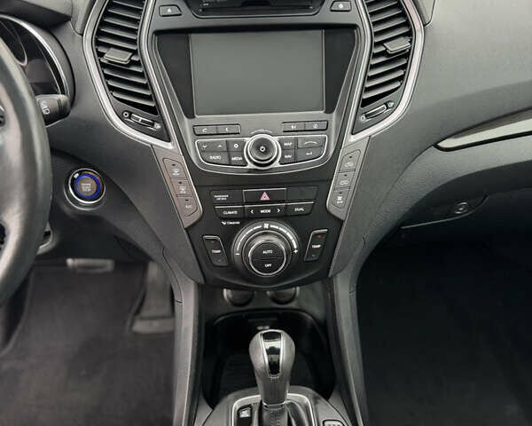 Белый Хендай Гранд Санта Фе, объемом двигателя 2.2 л и пробегом 149 тыс. км за 20777 $, фото 38 на Automoto.ua