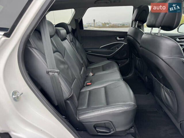 Белый Хендай Гранд Санта Фе, объемом двигателя 2.2 л и пробегом 149 тыс. км за 20777 $, фото 24 на Automoto.ua