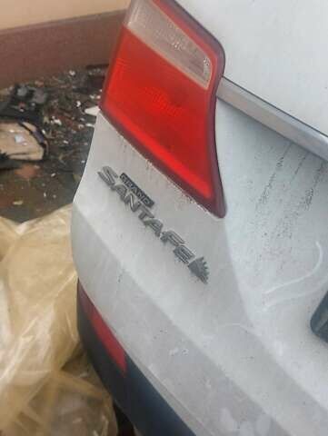 Белый Хендай Гранд Санта Фе, объемом двигателя 2.2 л и пробегом 246 тыс. км за 5000 $, фото 4 на Automoto.ua