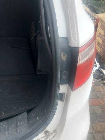 Белый Хендай Гранд Санта Фе, объемом двигателя 2.2 л и пробегом 246 тыс. км за 5000 $, фото 7 на Automoto.ua