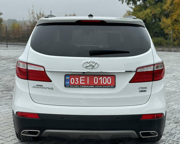 Белый Хендай Гранд Санта Фе, объемом двигателя 2.2 л и пробегом 149 тыс. км за 20777 $, фото 5 на Automoto.ua