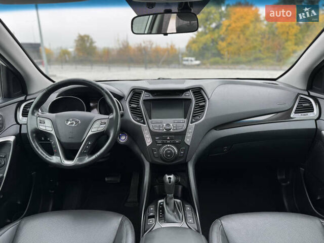 Белый Хендай Гранд Санта Фе, объемом двигателя 2.2 л и пробегом 149 тыс. км за 20777 $, фото 31 на Automoto.ua