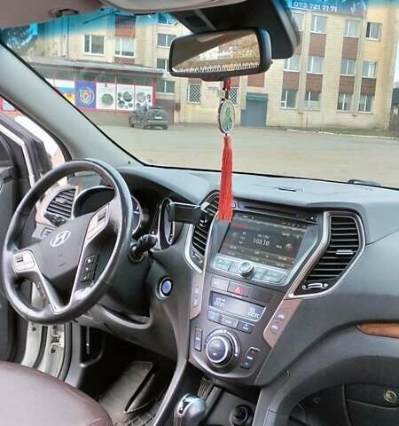 Білий Хендай Гранд Санта Фє, об'ємом двигуна 2.2 л та пробігом 205 тис. км за 23500 $, фото 16 на Automoto.ua