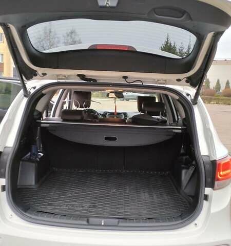 Білий Хендай Гранд Санта Фє, об'ємом двигуна 2.2 л та пробігом 205 тис. км за 23500 $, фото 10 на Automoto.ua