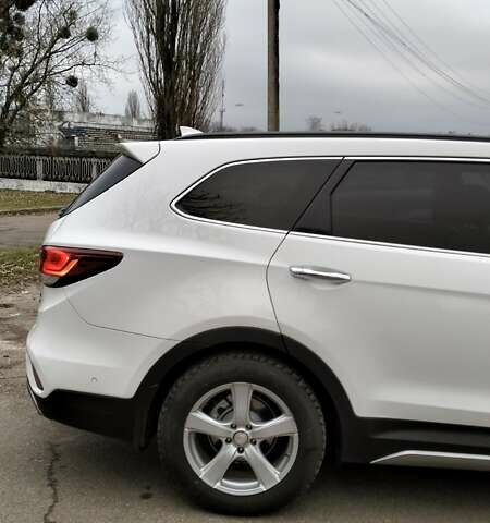 Білий Хендай Гранд Санта Фє, об'ємом двигуна 2.2 л та пробігом 205 тис. км за 23500 $, фото 4 на Automoto.ua