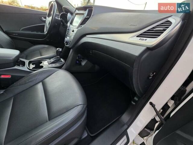 Белый Хендай Гранд Санта Фе, объемом двигателя 2.2 л и пробегом 118 тыс. км за 26950 $, фото 66 на Automoto.ua