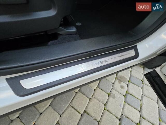Белый Хендай Гранд Санта Фе, объемом двигателя 2.2 л и пробегом 118 тыс. км за 26950 $, фото 64 на Automoto.ua