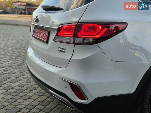 Белый Хендай Гранд Санта Фе, объемом двигателя 2.2 л и пробегом 118 тыс. км за 26950 $, фото 44 на Automoto.ua