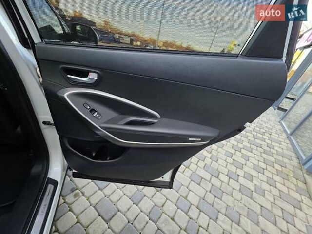 Белый Хендай Гранд Санта Фе, объемом двигателя 2.2 л и пробегом 118 тыс. км за 26950 $, фото 76 на Automoto.ua