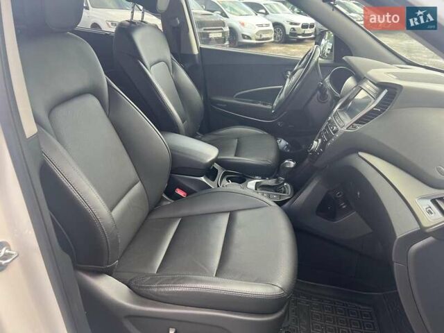 Белый Хендай Гранд Санта Фе, объемом двигателя 2.2 л и пробегом 124 тыс. км за 32580 $, фото 20 на Automoto.ua