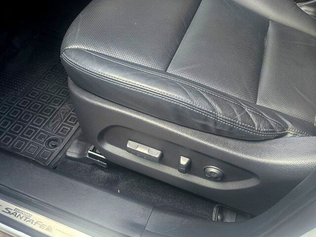 Белый Хендай Гранд Санта Фе, объемом двигателя 2.2 л и пробегом 124 тыс. км за 35000 $, фото 1 на Automoto.ua