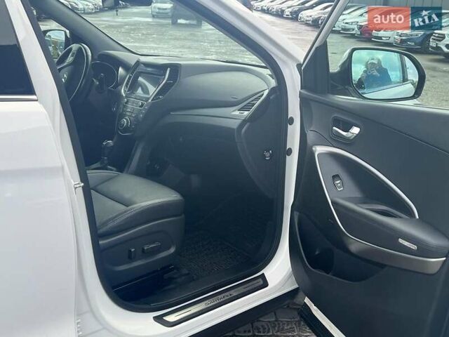 Белый Хендай Гранд Санта Фе, объемом двигателя 2.2 л и пробегом 124 тыс. км за 32580 $, фото 18 на Automoto.ua