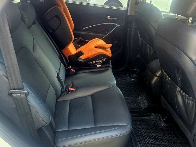 Белый Хендай Гранд Санта Фе, объемом двигателя 2.2 л и пробегом 124 тыс. км за 35000 $, фото 12 на Automoto.ua