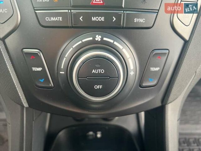 Белый Хендай Гранд Санта Фе, объемом двигателя 2.2 л и пробегом 124 тыс. км за 32580 $, фото 34 на Automoto.ua