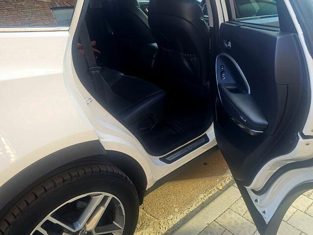 Белый Хендай Гранд Санта Фе, объемом двигателя 2.2 л и пробегом 124 тыс. км за 35000 $, фото 10 на Automoto.ua