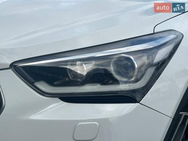 Белый Хендай Гранд Санта Фе, объемом двигателя 2.2 л и пробегом 124 тыс. км за 32580 $, фото 4 на Automoto.ua