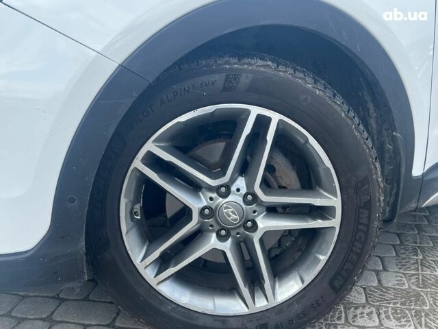 Белый Хендай Гранд Санта Фе, объемом двигателя 2.2 л и пробегом 124 тыс. км за 32580 $, фото 5 на Automoto.ua