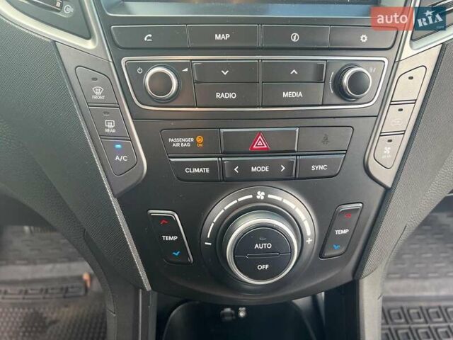 Белый Хендай Гранд Санта Фе, объемом двигателя 2.2 л и пробегом 124 тыс. км за 32580 $, фото 32 на Automoto.ua