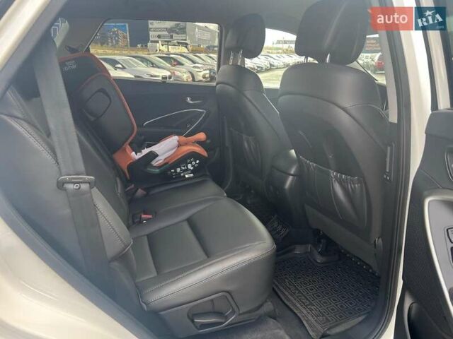 Белый Хендай Гранд Санта Фе, объемом двигателя 2.2 л и пробегом 124 тыс. км за 32580 $, фото 22 на Automoto.ua