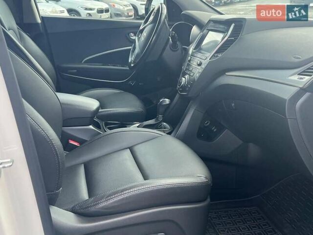 Белый Хендай Гранд Санта Фе, объемом двигателя 2.2 л и пробегом 124 тыс. км за 32580 $, фото 19 на Automoto.ua