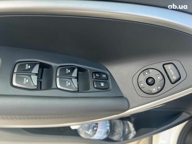 Белый Хендай Гранд Санта Фе, объемом двигателя 2.2 л и пробегом 124 тыс. км за 32580 $, фото 26 на Automoto.ua