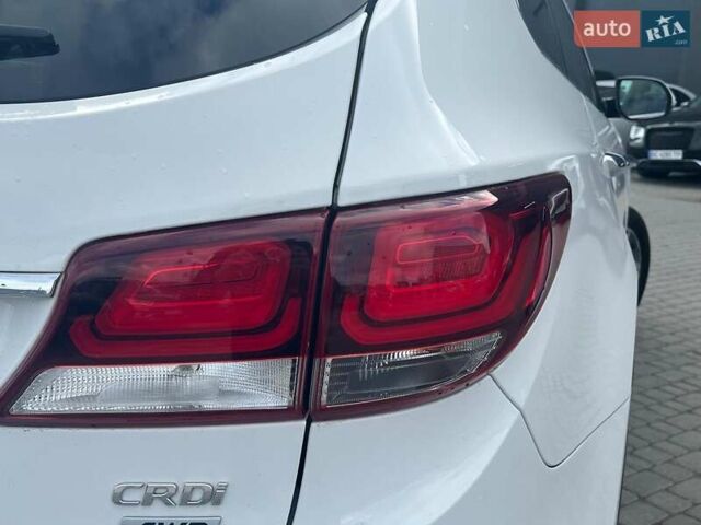 Белый Хендай Гранд Санта Фе, объемом двигателя 2.2 л и пробегом 124 тыс. км за 32580 $, фото 12 на Automoto.ua