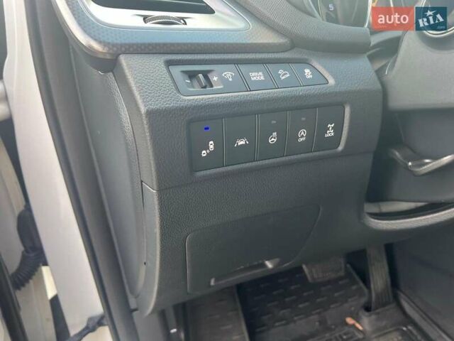 Белый Хендай Гранд Санта Фе, объемом двигателя 2.2 л и пробегом 124 тыс. км за 32580 $, фото 29 на Automoto.ua