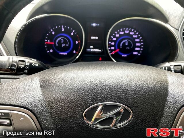 Черный Хендай Гранд Санта Фе, объемом двигателя 2.2 л и пробегом 217 тыс. км за 15990 $, фото 6 на Automoto.ua