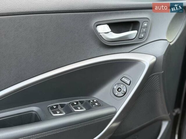 Черный Хендай Гранд Санта Фе, объемом двигателя 2.2 л и пробегом 65 тыс. км за 22700 $, фото 31 на Automoto.ua