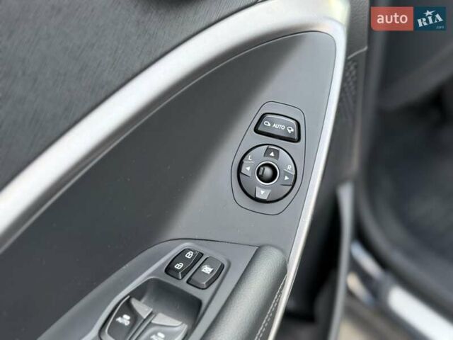 Черный Хендай Гранд Санта Фе, объемом двигателя 2.2 л и пробегом 65 тыс. км за 22700 $, фото 36 на Automoto.ua