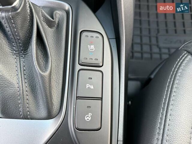 Черный Хендай Гранд Санта Фе, объемом двигателя 2.2 л и пробегом 65 тыс. км за 22700 $, фото 40 на Automoto.ua