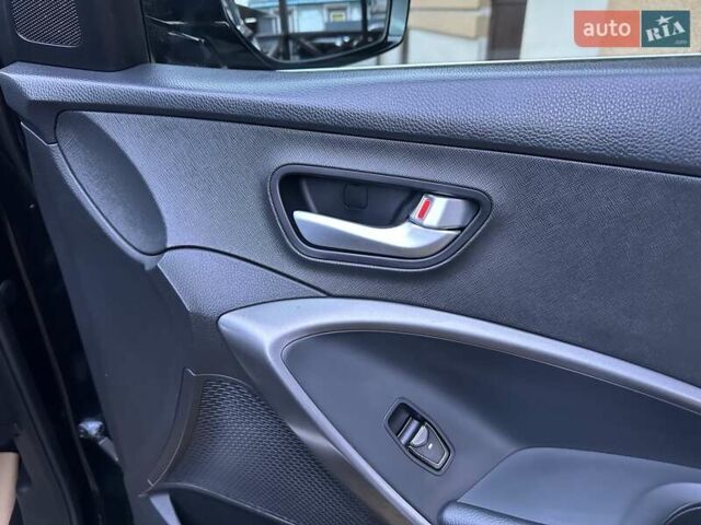 Черный Хендай Гранд Санта Фе, объемом двигателя 2.2 л и пробегом 215 тыс. км за 18999 $, фото 238 на Automoto.ua