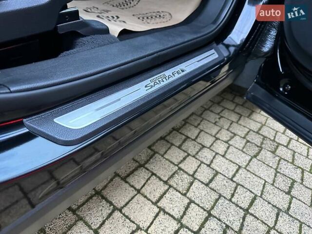 Черный Хендай Гранд Санта Фе, объемом двигателя 2.2 л и пробегом 215 тыс. км за 18999 $, фото 243 на Automoto.ua
