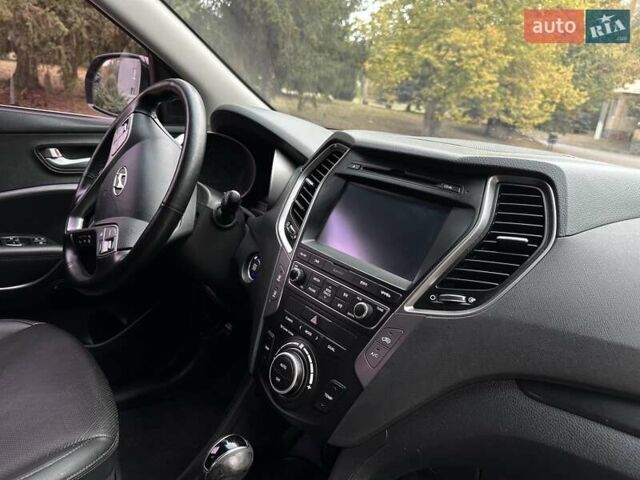 Черный Хендай Гранд Санта Фе, объемом двигателя 2 л и пробегом 158 тыс. км за 18400 $, фото 16 на Automoto.ua