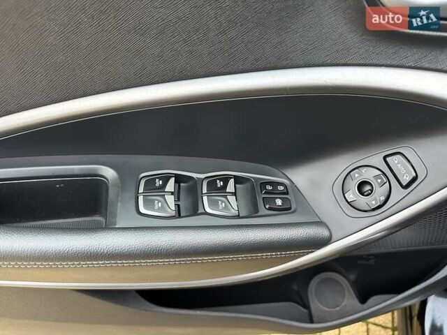 Черный Хендай Гранд Санта Фе, объемом двигателя 2.2 л и пробегом 215 тыс. км за 18999 $, фото 127 на Automoto.ua