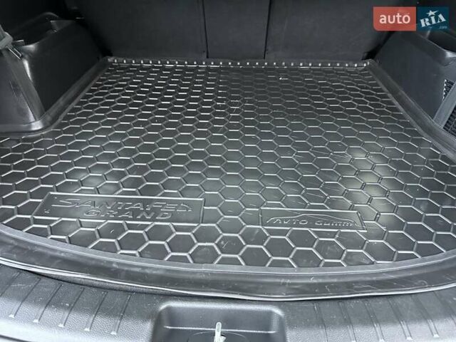 Черный Хендай Гранд Санта Фе, объемом двигателя 2.2 л и пробегом 215 тыс. км за 18999 $, фото 201 на Automoto.ua
