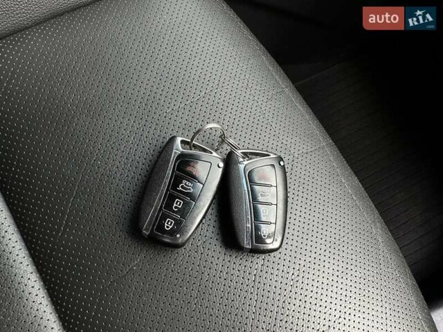 Черный Хендай Гранд Санта Фе, объемом двигателя 2 л и пробегом 158 тыс. км за 18400 $, фото 17 на Automoto.ua