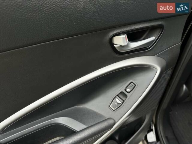 Черный Хендай Гранд Санта Фе, объемом двигателя 2 л и пробегом 158 тыс. км за 18400 $, фото 28 на Automoto.ua