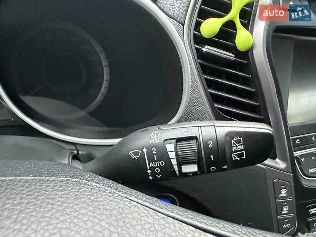 Черный Хендай Гранд Санта Фе, объемом двигателя 2.2 л и пробегом 215 тыс. км за 18999 $, фото 149 на Automoto.ua